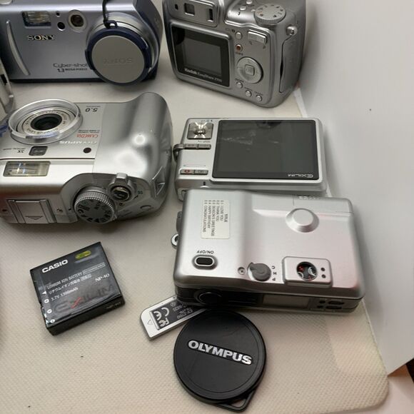 Assorted Compact Digital Camera Lot of 8 Kodak, Canon, Olympus, Casio For Parts - Picture 15 of 15
